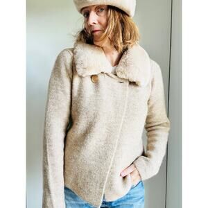 Womens Cardigan Sweater Size S Ellen Tracy Fauz Fur Collar Neutral Cozy Winter